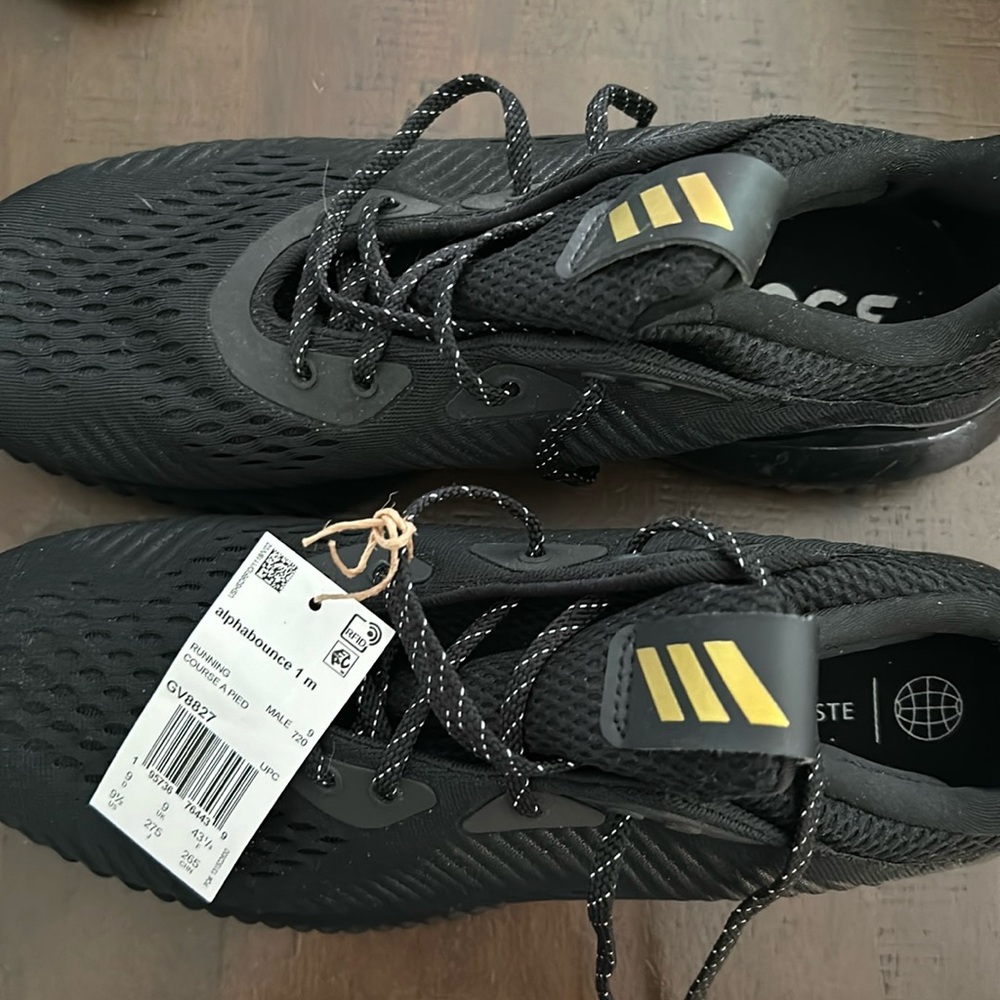 New! Running shoes 
Adidas alpha ounce 1
Size men’s 9 1/2
